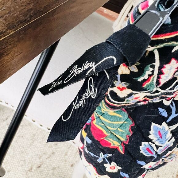 Vera Bradly Retired "Versailles" Floral Quilted Tote Bag with Umbrella Cover - Picture 7 of 7